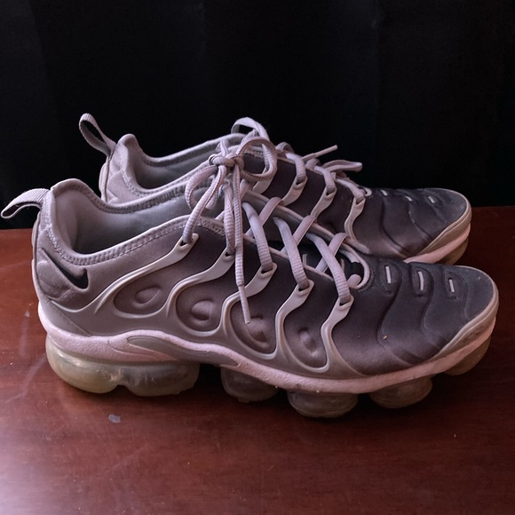 nike air vapormax plus silver gradient